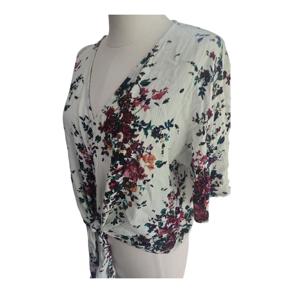 LUQ Floral Tie-Front Blouse – Size Medium, 100% Rayon - Picture 6 of 10